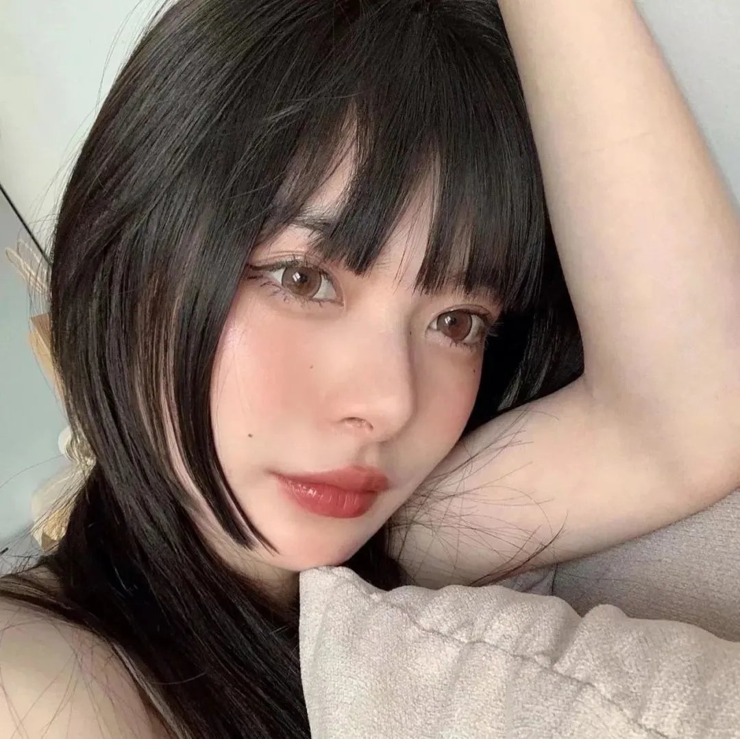 不可爱的她